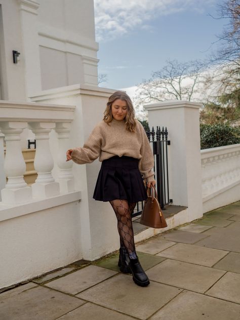 Curvy Winter Outfits, Autumn Outfits Curvy, Skater Skirt Outfit, A Line Skirt Outfits, Skirt Outfit Fall, Short Skirts Outfits, Plus Size Winter Outfits, Tennis Skirt Outfit, Skirt Outfits Fall