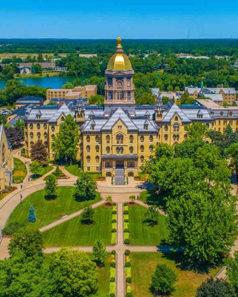 Notre Dame University University Of Notre Dame Aesthetic, Notre Dame Aesthetic, Regent University, Notre Dame Campus, University Plan, Notre Dame College, International High School, Go Irish, College Motivation