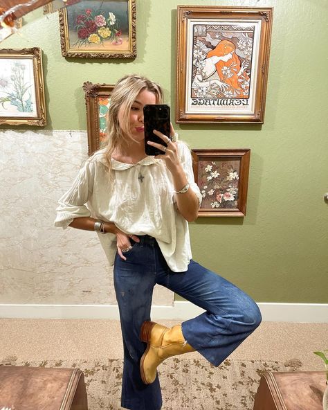 life as of late 🌸 @papier Chic Western Outfits, Cool Mom Outfits, Vintage Western Aesthetic, Cute Mom Outfits, California Boho, Style Themes, Boho Mom, Western Outfit, Cool Mom