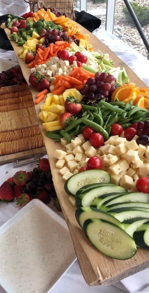 Wedding Grazing Table Ideas, Sliced Bell Pepper, Wedding Grazing Table, Grazing Table Ideas, Party Food Buffet, Reception Food, Charcuterie Inspiration, Grazing Table, Charcuterie Platter