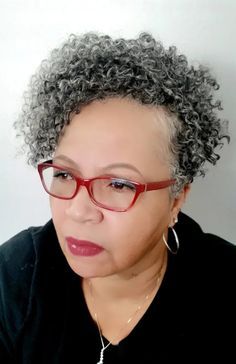 Grey Hair Ponytail, Short Curly Crochet Hair, Grey Hair Braids, Short Crochet Braids, Kanekalon Hair, Jerry Curl, Curly Braids, Curly Crochet Hair Styles, Kanekalon Hairstyles