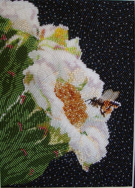 Saguaro Flower, Beaded Pictures, Indigenous Crafts, Seed Bead Art, Flower Mosaic, Embroidered Bee, Modern Artwork Abstract, Tambour Embroidery, Beads Pictures