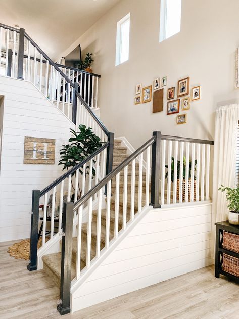 Stairway Makeover Entryway, Updating Stair Railing, Staircase Railing Makeover, Diy Banister Railing, Black And White Stair Railing, Staircase Makeover Railings, Bannister Update, Banisters And Railings Makeover, Railing Update