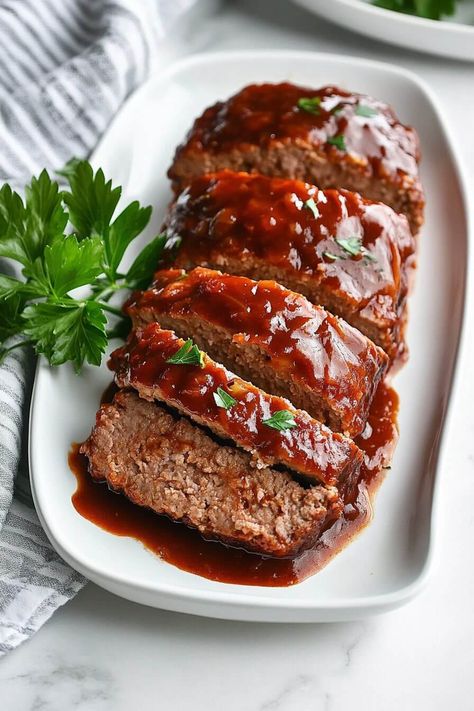 Old fashioned Momma’s Meatloaf Meatloaf 2 Lbs Ground Beef, Vintage Meatloaf Recipes, Old Fashioned Meatloaf Recipes Best, German Meatloaf, Old Fashioned Meatloaf, Mince Dishes, Meatloaf Topping, Cheesy Meatloaf, The Best Meatloaf