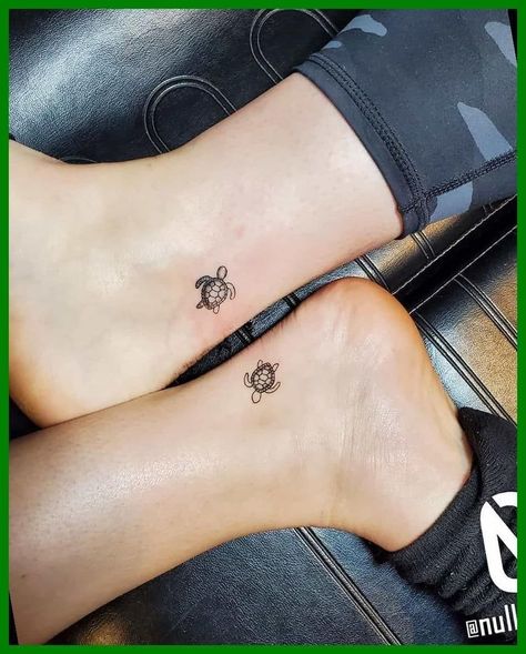 Cute Turtle Tattoo, Ankle Tattoo Ideas, Matching Friend Tattoos, Tato Minimal, Turtle Tattoo Designs, Tattoos Black, Bff Tattoos, Friendship Tattoos, Turtle Tattoo