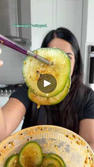 Chili Oil Crunch, Korean Cucumbers, Vegetable Video, Cucumber Salad Recipes, Korean Cucumber, Cucumber Salads, Food Reels, Citrus Salad, Salad Salad