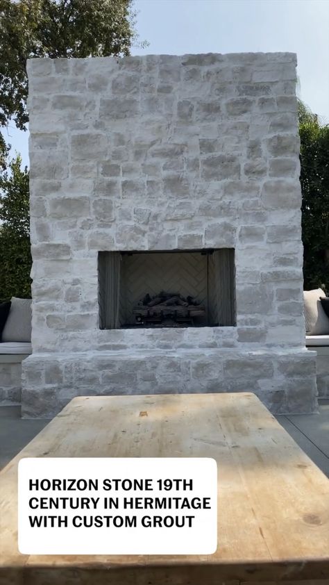 Outdoor Stone Fireplaces, Stucco Fireplace, Stone Ideas, Stone Accent Walls, Outdoor Fireplace Patio, Limestone Fireplace, Backyard Fireplace, Outdoor Stone, Exterior Ideas