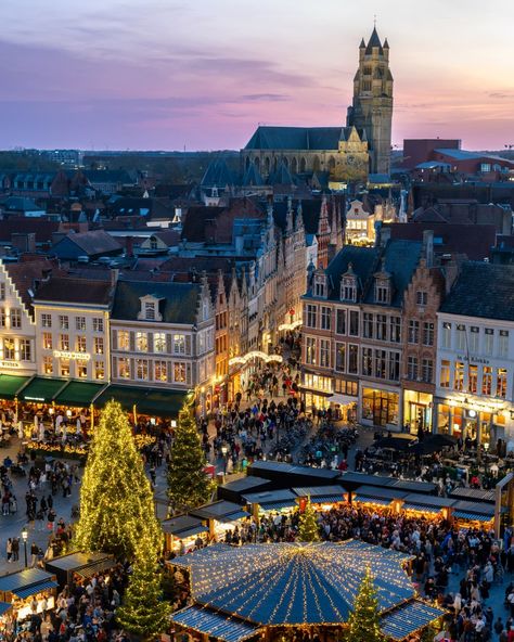 It's the most wonderful tome of the year ☃️🎄💫 📍 Bruges, Christmas Market from Historium Tower #brugesbelgium #bruges #brugge #brügge #bestvacations #bestofbelgium #visitbruges #visitbelgium #map_of_europe #belgium_unite #travelbloggers #travelphotography #reelsbelgium #picturesque #christmas2024 #christmasfair #christmasmarket #christmasmarketbruges #belgië #kerstmis2024 #kerstmis #kerstmismarkt Brugge Belgium Christmas, Christmas In Belgium, Bruges Christmas Market, Belgium Aesthetic, Bruges Christmas, Visit Belgium, 3 Best Friends, Bruges Belgium, New York Life