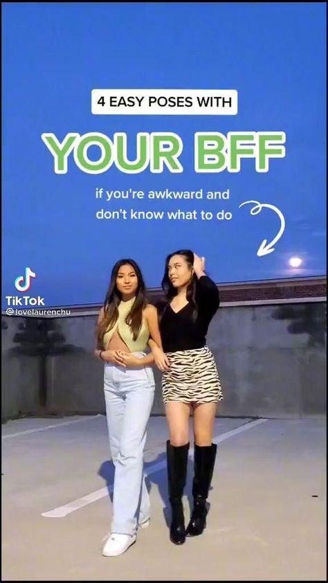 Pic For 2 Friends, Poses To Do With 4 Friends, Cool Outfit Poses, How To Pose With Best Friend, Cute Poses For Pictures With Best Friend, How To Take Pictures With Friends, Picture Ideas With Your Best Friend, Non Awkward Poses, How To Not Look Awkward In Pictures