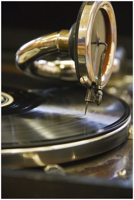 Old Record Player, Cole Porter, Music Playing, Cotton Club, Gatsby Style, Jazz Age, Hi-fi, Record Players, Bioshock