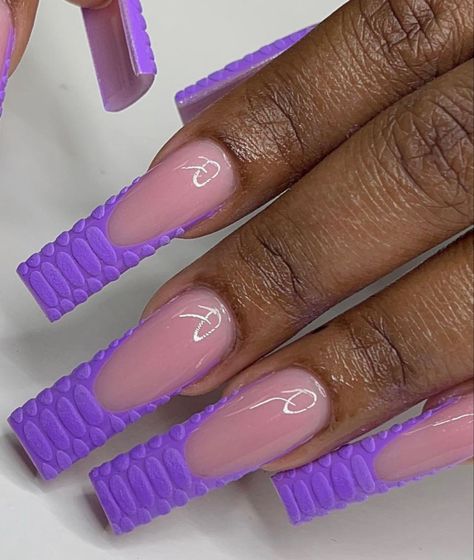 Mid Length Nail Ideas, Acrylic Nail Designs Medium Length Purple, Medium Square Acrylic Nails Designs Purple, Medium Square Purple Nails, Pink And Purple Square Nails, Lavender Flame Nails, Purple Ombre Nails, Purple Acrylic Nails, Purple Ombre