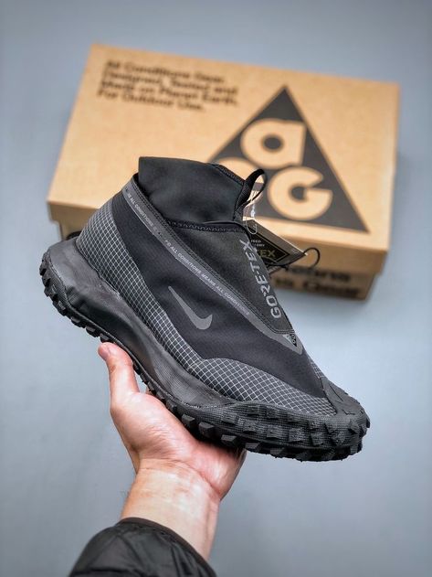 Mens Dress Attire, Techwear Streetwear, Boots Outfit Men, Puma Running Shoes, Techwear Fashion, Shoes Drawing, Nike Air Jordan Retro, Hype Shoes, Retro Shoes