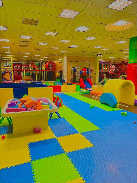 Liminal Space Playroom, Liminal Space Kidcore, Colorful Liminal Space, Liminal Space Playground, Weirdcore Playgrounds, Kidcore Playground, Dreams Core Aesthetic, Weird Core, Dream Core