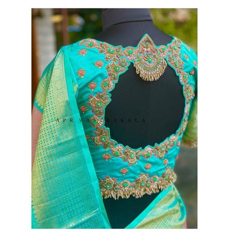 602 Likes, 3 Comments - Apr Vastrakala (@apr_vastrakala_official) on Instagram: “Exclusive blouse detailings!! . . . . . Follow @aprvastrakala_official for all our latest designs…” Apr Vastrakala, Simple Wedding Blouse Designs, Sari Blouses, Lace Blouse Design, Blouse Maggam Work, Kuchu Designs, Reception Outfit, Pattu Saree Blouse Designs, Cutwork Blouse