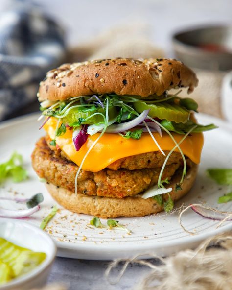 Vegan Turkey-Style Burgers Vegan Turkey Burger, Protein Turkey Burgers, Curry Turkey Burgers, Turkey Burger Recipes Videos, Healthy Turkey Burgers Clean Eating, Vegan Ribs, Slow Cooked Ribs, Vegan Turkey, Vegetable Burger