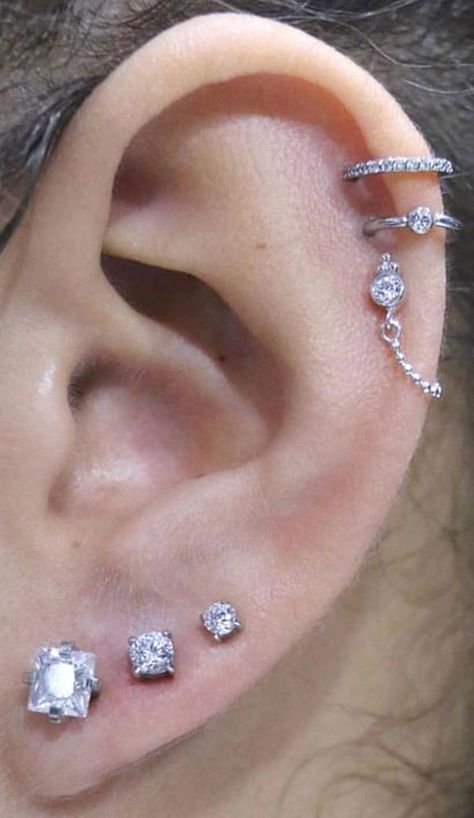 Ear Piercing Helix, Cartilage Piercing Hoop, Double Ear Piercings, Faux Piercing, Helix Piercings, Barbell Piercing, Cute Ear Piercings, Piercings Unique, Conch Earring