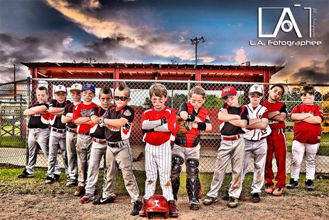 Only @ L.A. Fotographee Baseball Team Picture Poses 2014 www.lafotographee.com | facebook.com/lafotographee Baseball Team Pictures Poses, Team Photo Ideas, Baseball Team Pictures, Team Picture Poses, Baseball Poses, Sports Team Photography, Ball Pictures, Team Mom Baseball, Baseball Pics