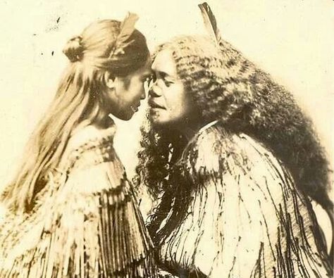 Hongi :: White Wolf: Women in Maori Culture: the sacredness of women (With Video) Forehead To Forehead, Maori New Zealand, Polynesian People, Maori Culture, Ta Moko, Maori People, Maori Tattoos, Māori Culture, Samoan Tattoo