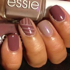 Fall Chrome Pedicure, Thanksgiving Toenail Designs, Neutral Toenails Polish, Short Gel Nails Ideas Fall, Fall Gel Nails Ideas Autumn, Simple Fall Nails Autumn Short, Fall Season Nails Short, Fall Nail Colors 2023 Dip, Fall Nails Ideas Autumn Simple