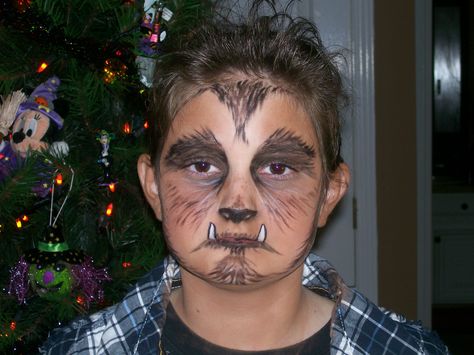 daughter's werewolf makeup Werewolf Face Paint, Werewolf Costume Kids, Werewolf Face, Werewolf Makeup, Wolf Makeup, Makeup Crafts, Makeup 2017, Halloween Beauty, Zombie Makeup