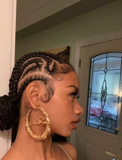 Cornrow Bun, Corn Row Braids, Creative Cornrow Hairstyles, Puff Hairstyles, Cornrows Natural, Cornrow Hairstyle, Protective Hairstyles For Natural Hair, Braided Cornrow Hairstyles, Girl Braids