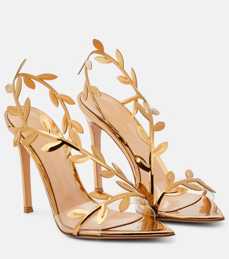 Gianvito Rossi Heels, Rossi Shoes, Mid Heels Pumps, Silver Pumps, Gold Pumps, Cute Heels, Silver Sandals, Evening Shoes, High Heel Pumps