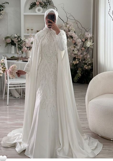 Nikah Abaya Dress, White Bridal Abaya, Hijabi White Wedding Dress, Modest Nikkah Dress, Nikkah Abaya White, Muslimah Wedding Dress Simple, White Abaya Wedding, Arabic Wedding Dress Muslim, Hijabi Bride White