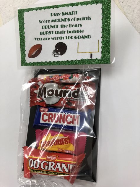 8th Grade Football Recognition Night, Gameday Treats For Football Players, Football Play Off Gifts, Snack Bags For Football Players, Football Encouragement Treats, Football Candy Bags Ideas, Football Spirit Night Ideas, Football Birthday Party Treat Bags, Locker Treats For Football