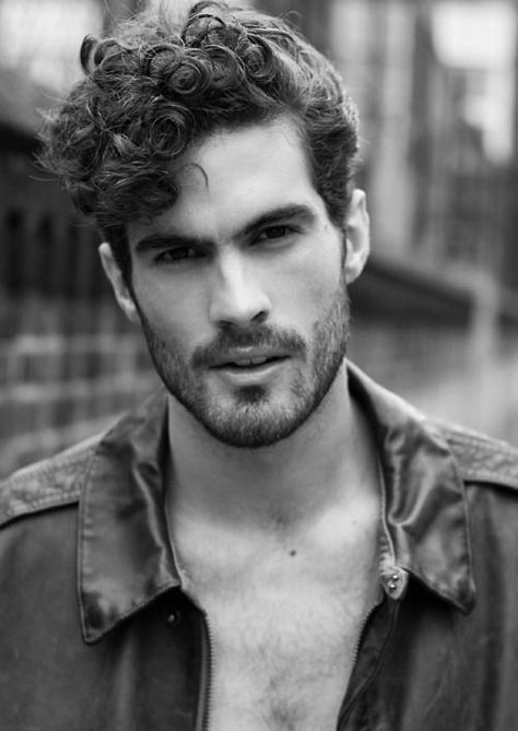 Men's Curly Hairstyles, Men Haircut Curly Hair, Wavy Hair Men, Beard Hairstyle, Long Curls, Corte De Cabelo Masculino, Hair Haircuts, Curly Hair Men, Side Part