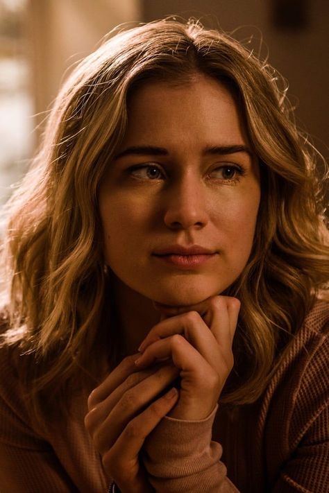 Elizabeth Lail, You're Not Alone, Shows On Netflix, Beck, Find It, Right Now