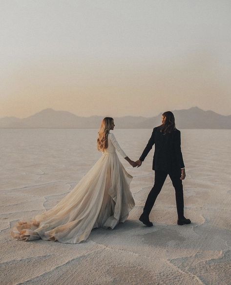 Salt Flats Utah, Salt Flat, Utah Elopement, Bonneville Salt Flats, Greenhouse Wedding, Salt Flats, Shot Photo, Elopement Ceremony, Lake Wedding