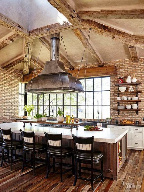 A Dozen Dream Kitchens with a Farmhouse Flair Candelaria Design, Industrial Decor Kitchen, Open Kitchen Layouts, Best Kitchen Design, Decorating House, Modern Rustic Decor, Lake Cabin, Vintage Industrial Decor, Brick Walls