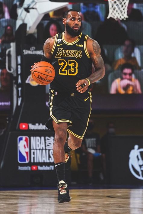 Cleveland Jersey, Lebron James Michael Jordan, Nba Aesthetic, Lebron James Miami Heat, Basketball Outfit, Nba Uniforms, King Lebron James, Lebron James Lakers, King Lebron