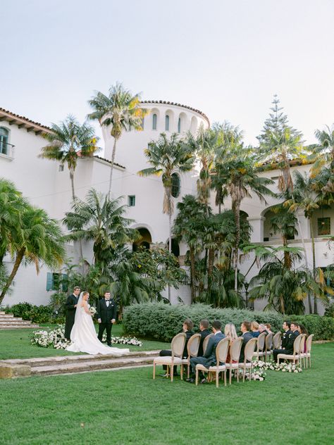 The Hotel Californian in Santa Barbara is the perfect place for a modern and sophisticated wedding or elopement, its architecture and design Hotel Californian Wedding, Courthouse Wedding Santa Barbara, Santa Barbara Courthouse Elopement, Santa Barbara Courthouse Wedding, Wedding Reception Layout, Reception Layout, Santa Barbara Courthouse, Dream Hotels, Sunken Garden