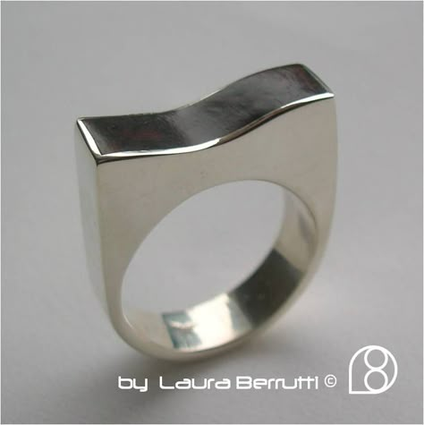 Design by Laura Berrutti Hollow Ring Design, Wax Carving Jewelry, Cast Rings, Rings Inspiration, Hollow Ring, Hollow Form, Jewelry Illustration, Wax Carving, Jewelry Design Inspiration