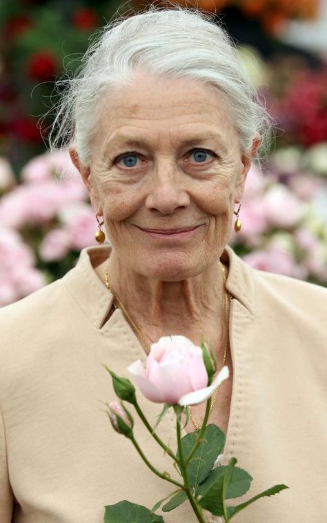 Vanessa Redgrave, Tilda Swinton, Advanced Style, Ageless Style, Actrices Hollywood, Ageless Beauty, Aging Beautifully, Aging Gracefully, 인물 사진