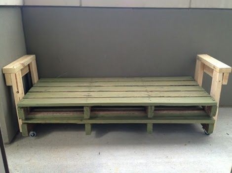 Twin Size Mattress, Diy Pallet Couch, Outdoor Mattress, Pallet Bed, Pallet Couch, Couch Design, Pallet Sofa, Diy Couch, Pallet Decor