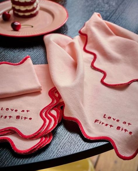 The humble napkin can transform your reception look instantly with fun, personalised details! From fun scalloped edges to personalised monograms, don't be shy to zhuzh them up to add a pop of colour and personality! We just LOOOOOVE this simple trick to elevate your celebration! 😍😆⁠ .⁠ Love this? Find more epic ideas on the #SAWeddings Pinterest account. If you're not already, follow our account by simply searching SA Weddings and giving us a follow 💖 Rockett St George, First Bite, St George, Cotton Napkins, Napkins Set, Decoration Table, Dinner Table, Embroidery Art, Tablescapes