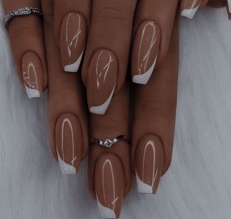 Nail Extension Designs For Dark Hands, Nails For Dark Hands, Beige Square Nails, Brown Gel Nails Short, Dark Academia Nails Ideas, 1 Color Nails, Nails For Darker Skin Tone, Earth Tone Nails, Latte Nails