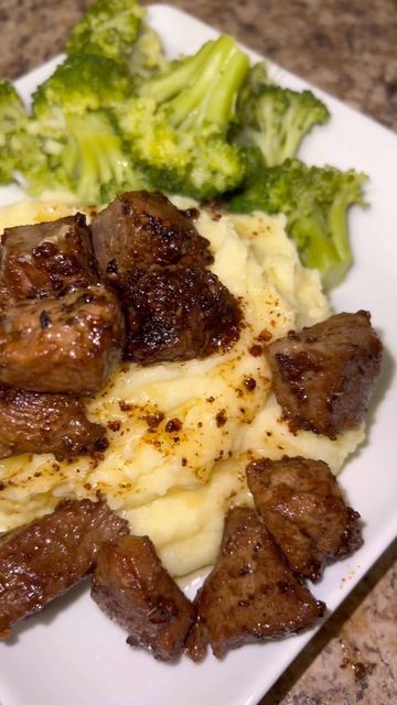 Steak Bites And Broccoli, Mash Potato Recipes, Steak Bites And Potatoes, Steak And Mashed Potatoes, Potatoes And Broccoli, Garlic Butter Steak Bites, Butter Steak Bites, Steak And Potatoes, Mash Potato