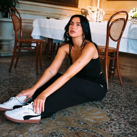 Dua Lipa for Puma - IG Post November 22, 2023 Puma Shoes Women Outfit, Puma Sneakers Womens Outfit, Puma Outfit Women, Puma Shoes Outfit, Puma Shoes Women, Puma Palermo, Puma Outfit, Trainers Outfit, Photoshoot Concept