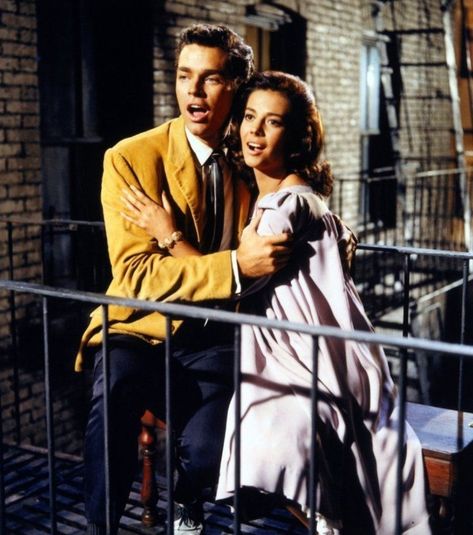 West side story 1967? One of my favourite movies. Romantic musical... West Side Story Movie, West Side Story 1961, Tab Hunter, Carolyn Jones, Rita Moreno, Natalie Wood, West Side Story, Movie Couples, Actrices Hollywood