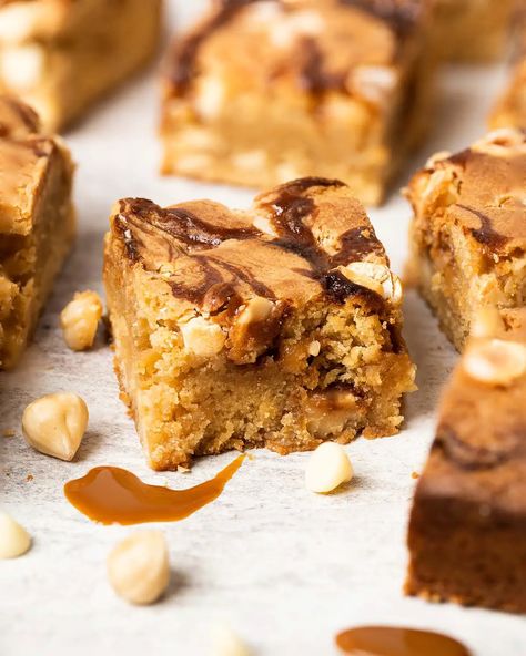 Salted Caramel Blondies | Movers and Bakers Snickers Blondies, Caramel Blondies, Caramel Blondie, Blonde Brownies, Caramel Blonde, Chocolate Hazelnut, White Chocolate Chips, Sweet Savory, Salted Caramel