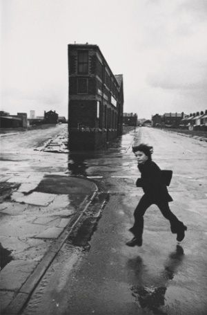 That’s me in the picture: Stasia Franek vaults a puddle for Don McCullin… Don Mccullin, Susan Sontag, Tate Britain, 35mm Photography, Great Photographers, Foto Art, Documentary Photography, White Photo, Pics Art