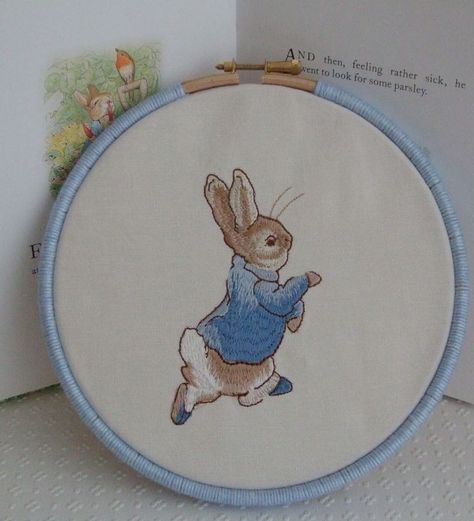 Rabbit Embroidery, Fox Card, Winnie The Pooh Honey, Childrens Night Light, Peter Rabbit And Friends, Handmade Hanging, Macrame Wall Hanging Diy, Hand Embroidery Videos, Baby Embroidery