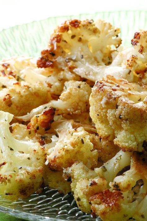 Easy Cauliflower Recipes, Seared Salmon Recipes, Parmesan Roasted Cauliflower, Roasted Cauliflower Recipes, Vegetarian Side Dishes, Cooking Method, Low Cal, Cauliflower Recipes, Healthy Side Dishes