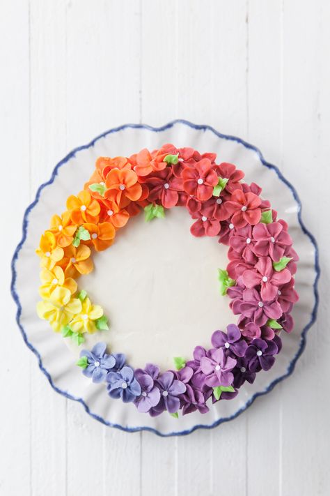 How to make a rainbow cake — Style Sweet Buttercream Techniques, Eggless Chocolate Cake, Make A Rainbow, Cake Style, Buttercream Flower, Buttercream Flower Cake, Magic Cake, Buttercream Flowers, Fashion Cakes