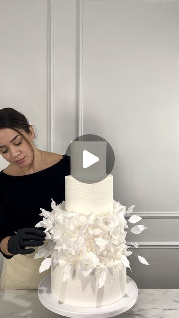 Decorating Wedding Cakes, Latest Wedding Cakes Designs, Wedding Cake Tutorial Videos, 2024 Wedding Cake, Wedding Cake 2024, Wedding Cake 4 Tier, Wafer Paper Wedding Cake Designs, Wafer Paper Wedding Cake, Faux Wedding Cake