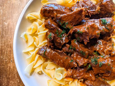 Austrian Goulash, Boneless Short Ribs, Beef Goulash, Cuts Of Beef, Sweet Paprika, Family Dishes, Weekly Meals, German Recipes, Cheat Day