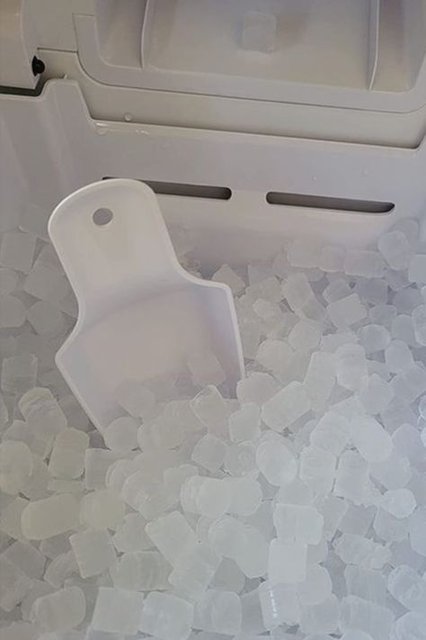 Simplify your ice-making process with our intelligent ice maker. It automatically stops ice production when the container is full. Once the ice level falls below the sensor position, it seamlessly resumes ice production without any interruptions Pebble Ice Machine In Kitchen, Ice Nugget, Powdery Ice, Maker Aesthetic, Ice Shapes, Ice Eater, Pebble Ice Maker, Machine Aesthetic, Pebble Ice